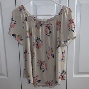 women’s floral top
